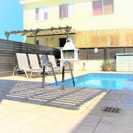 Villa Jade Paralimni Exterior photo